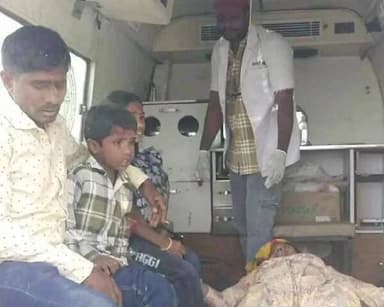 నాగిరెడ్డిపేట: బోధన్,హైదరాబాద్ ప్రధాన రహదారిపై రోడ్డు ప్రమాదం, ఒకరికి తీవ్రగాయాలు, మెరుగైన చికిత్స కోసం ఎల్లారెడ్డి ఆసుపత్రికి తరలింపు