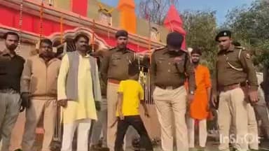 मांझा: महाशिवरात्रि पर दानापुर गांव के देनेश्वरनाथ महादेव मंदिर में उमड़ी श्रद्धालुओं की भीड़, पुलिस रही अलर्ट