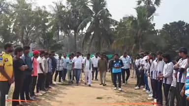 ఉండి: పెన్నాడలో రాష్ట్రస్థాయి క్రికెట్ టోర్నమెంట్ను ప్రారంభించిన ఉమ్మడి జిల్లా గ్రంథాలయ సంస్థ ఛైర్మన్ జుత్తుగ నాగరాజు