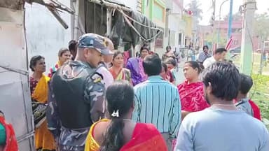 পুরাতন মালদা: বিধায়ক তহবিলের প্রাচীর উদ্বোধনে ক্ষোভ, নিকাশি ও রাস্তার দাবিতে সরব স্থানীয়রা