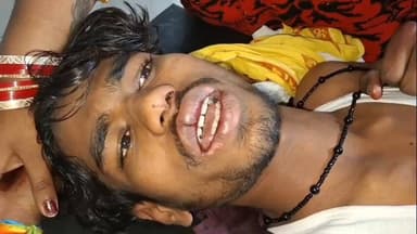 आरा: शहर के नवादा थाना क्षेत्र के बस स्टैंड स्थित रस्सी बागान मोहल्ले में शनिवार रात छिनतई के दौरान युवक को चाकू मारा गया