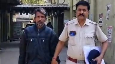 রানাঘাট ২: রানাঘাট থানা এলাকায় একাধিক বাড়িতে চুরির অভিযোগ, রানাঘাট পুলিশের হাতে গ্রেফতার কুখ্যাত দুষ্কৃতী