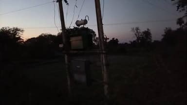 स्लीमनाबाद: बिजली की आँख-मिचौली से स्लीमनाबाद क्षेत्र के ग्रामीण परेशान, बढ़ रहा है आक्रोश