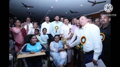 மண்மங்கலம்: சதுரங்கப் போட்டியில் வெற்றி பெற்ற நபர்களுக்கு எம்எல்ஏ பரிசு வழங்கினார்.