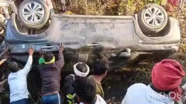 अरवल: उमैराबाद नहर पर मछली मार्केट के पास स्कॉर्पियो पलटने से हड़कंप, ग्रामीणों ने बचाई जान