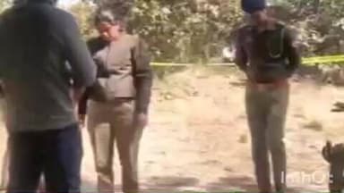 मनिया: सैंया में नग्नावस्था में मिला मनियां के युवक का शव, पीठ पर चोटों के निशान और मुँह से निकला खून, जांच में जुटी पुलिस