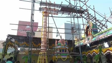 காட்பாடி: 140 ஆண்டுகளுக்குப் பிறகு வெகு விமர்சையாக நடைபெற்ற தாராபடவேடு வரதராஜ பெருமாள் கோவில் மகா கும்பாபிஷேகம்