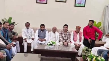 धुरकी: ग्रामीणों ने बीससूत्री अध्यक्ष को विभिन्न समस्याओं से संबंधित आवेदन सौंपा