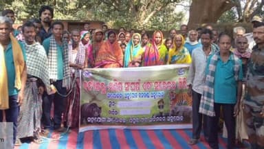 ଆଠମଲ୍ଲିକ: ସହରାସାହିରେ ସ୍କୁଲ୍ ପରିସରରେ ବନ ବିଭାଗ ପକ୍ଷରୁ ଜନ ସଚେତନତା କାର୍ଯ୍ୟକ୍ରମ ଅନୁଷ୍ଠିତ