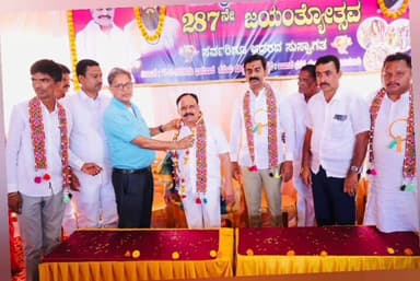 ಹಿರಿಯೂರು: ನಗರದ ಸೇವಲಾಲ್ ಸಮುದಾಯ ಭವನದಲ್ಲಿ ಸಂತ ಸೇವಾಲಾಲ್ ಮಹಾರಾಜರವರ 287ನೇ ಜಯಂತೋತ್ಸವ ಕಾರ್ಯಕ್ರಮದಲ್ಲಿ ಭಾಗಿಯಾದ ಸಚಿವ ಸುಧಾಕರ್