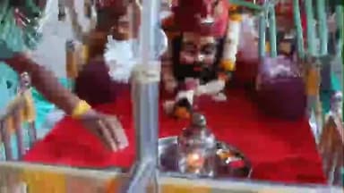 रहटगांव: रहटगांव में महाशिवरात्रि पर्व धूमधाम से मनाया गया, मंदिरों में दिनभर फलियारी प्रसादी का वितरण हुआ