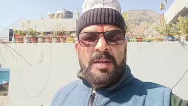 धारचूला: धारचूला के सामाजिक कार्यकर्ता केसर सिंह धामी ने कहा- खस्ताहाल सड़क का रखरखाव मशीन लगाकर किया जाए