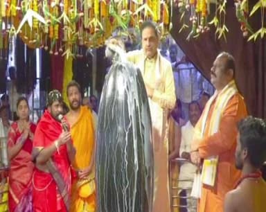 దుబ్బాక: దౌల్తాబాద్ మండల పరిధిలోని కైలాసేశ్వర ఆలయంలో ప్రత్యేక పూజలు నిర్వహించిన టిటిడి చైర్మన్ బిఆర్ నాయుడు