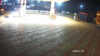 खतौली: खतौली पेट्रोल पंप पर कार सवारों की करतूत सीसीटीवी में कैद, पेट्रोल डलवाकर मौके से रफूचक्कर, सेल्समैन को घसीटा