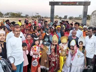 कसमार: मंजूरा: महाशिवरात्रि पर रामलखन टुंगरी से शिव मंदिर तक निकली भव्य शिव बारात