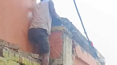 ब्रह्मपुर: जल चढ़ाने की लाइन से भटके श्रद्धालु, छत के सहारे मंदिर में घुसे; आस्था या लापरवाही?