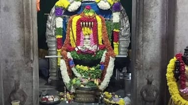 ಗೌರಿಬಿದನೂರು: ತಾಲೂಕಿನಾದ್ಯಂತ ಶಿವನ ದೇವಾಲಯಗಳಿಗೆ ಹರಿದು ಬಂದ ಜನಸಾಗರ, ದೇವಾಲಯಗಳಲ್ಲಿ ಶಿವನಾಮಸ್ಮರಣೆ ಜಪ