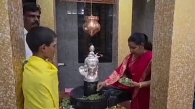 ಹುಬ್ಬಳ್ಳಿ ನಗರ: ಮಹಾಶಿವರಾತ್ರಿ ಹಬ್ಬದ ಹಿನ್ನೆಲೆಯಲ್ಲಿ ಹುಬ್ಬಳ್ಳಿಯ ವಿವಿಧ ದೇವಸ್ಥಾನಗಳಲ್ಲಿ ಮಹಾಪೌರ ಜ್ಯೋತಿ ಪಾಟೀಲ ವಿಶೇಷ ಪೂಜೆ