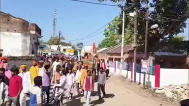 घुवारा: रामटौरिया में निकली भोलेनाथ की भव्य बारात, 'हर-हर महादेव' से गूंजा नगर