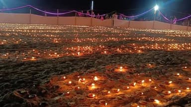 ଜଳିଲା ଲକ୍ଷେ ଦୀପ, ଜୟ ଶମ୍ଭୁ ନାରା ରେ କମ୍ପିଲା ମନ୍ଦିର ପରିସର
#bhusundeswae #chandaneswar #baba #sivaratri #virelphoto