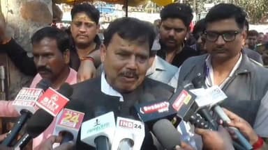 ऊर्जा मंत्री प्रद्युम्न सिंह तोमर का अलग अंदाज घर से पैदल चलकर कोटेश्वर मंदिर पर किए दर्शन
#GwaliorNews #shivratri2026 #...