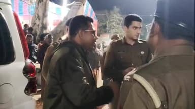 কান্দি: শিবরাত্রিতে রাতেই কান্দিতে হাজির জেলা পুলিশ সুপার! ঘুরে দেখলেন আইনশৃঙ্খলা