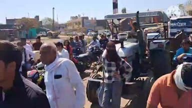 शाढ़ौरा: शाढ़ौरा-नईसराय रेलवे फाटक बना मुसीबत, फाटक बंद होने से वाहनों की लगती हैं लंबी कतारें