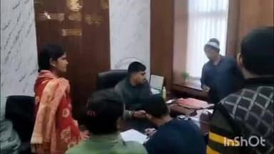 सोनभद्र बंशी सुर्यपुर: सोनभद्र: बंशी सूर्यपुर प्रखंड कार्यालय में बीडीओ ने लगाया जनता दरबार