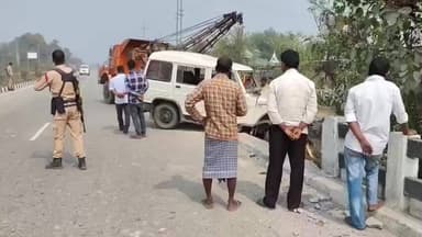 সৃজনগ্ৰাম: অভয়াপুৰীৰ শিঙিমাৰীত সংঘটিত হয় পথ দুৰ্ঘটনা, আৰক্ষীৰ দল উপস্থিত হৈ আহত চৰকাৰী বিষয়া গৰাকীক চিকিৎসালয়লৈ প্ৰেৰণ কৰে