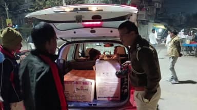 इटाढ़ी: विशेष अभियान में 11 अभियुक्त गिरफ्तार, वाहन जांच में ₹1.80 लाख का जुर्माना वसूला गया