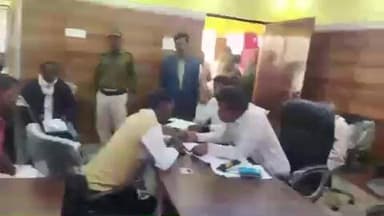 पातेपुर: जिला पदाधिकारी के निर्देश पर पातेपुर सभागार में लगा जनता दरबार, एक दर्जन से अधिक मामलों का हुआ निष्पादन