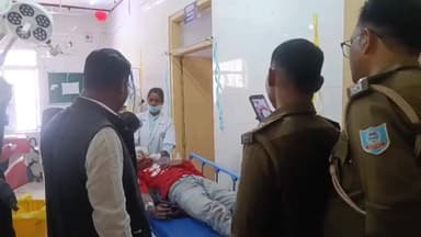 ठेठईटांगर: ठेठईटांगर के रेंगरिह थाना क्षेत्र में बस और बाइक की टक्कर, युवक गंभीर रूप से घायल