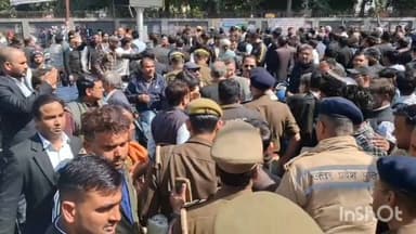 #अलीगढ़ SSP नीरज जादौन पहुंचे मौके पर, हालात पर नजर।