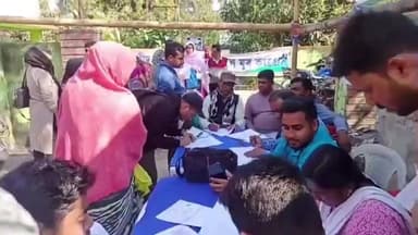 শহিদ মাতঙ্গিনী: শহীদ মাতঙ্গিনী নোনাকুড়ি নজরুল মঞ্চের যুব সাথী সহ বেশ কয়েকটি প্রকল্পের রেজিস্ট্রেশনের কাজ দ্বিতীয় দিনে মানুষের ভিড়