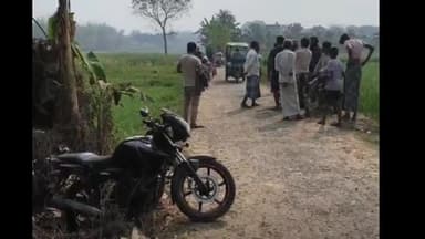 ডোমকল: রাস্তার ধারে কলাবাগানে পড়ে বাইক, ঠিক তার পাশেই পড়ে জাঙ্গিয়া। ঘটনা ঘিরে রহস্যের সৃষ্টি হয়েছে ডোমকলে