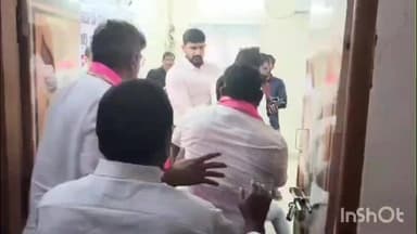 జమ్మికుంట: జమ్మికుంట చైర్మన్ ఎన్నికలో రసాభాసా ఇండిపెండెన్స్ కౌన్సిలర్ అభ్యర్థులను లాక్కునే ప్రయత్నం