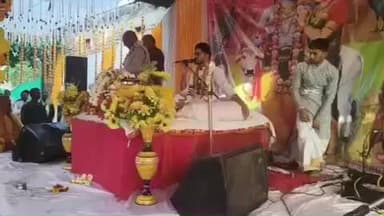 सेवढ़ा: ग्राम थरेट में श्रीमद् भागवत कथा में शामिल हुए पूर्व विधायक घनश्याम सिंह, ग्रामीणों को किया संबोधित