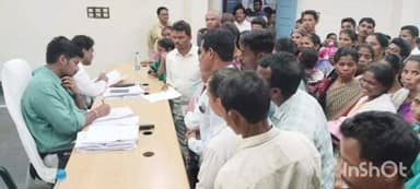 భద్రాచలం: భద్రాచలం ఐటీడీఏ కార్యాలయంలో ప్రాజెక్ట్ అధికారులతో గిరిజన దర్బార్ నిర్వహించిన ప్రాజెక్ట్ అధికారి రాహుల్