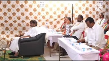 మధిర: మధిర మున్సిపల్ పీఠం హస్తం కైవసం,చైర్పర్సన్గా సామినేని సుజాత, వైస్ చైర్మన్గా కోన ధని కుమార్ ఎన్నిక