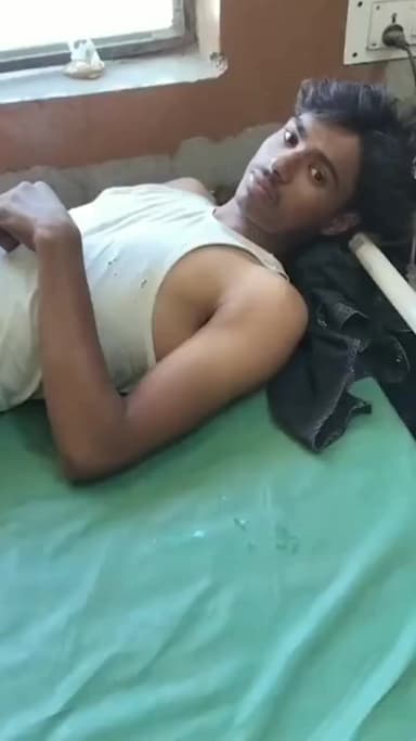 सफीपुर: ऑटो रिक्शा ने बाइक सवार को मारी जोरदार टक्कर, सफीपुर-मियागंज मार्ग पर युवक की हालत गंभीर