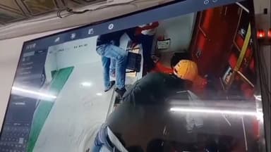 शिवाजी नगर: श्रीपुर गाहर चौक स्थित ज्वेलर्स की दुकान में लूट, अपराधियों का सीसीटीवी फुटेज वायरल