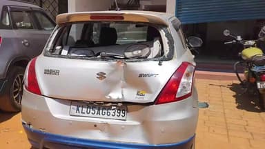 ഉടുമ്പൻചോല: രാജാക്കാട്ടിൽ നിർത്തിയിട്ടിരുന്ന വാഹനം പുറകോട്ട് ഉരുണ്ട് കാറിൽ ഇടിച്ചുണ്ടായ അപകടത്തിൻ്റെ സിസിടിവി ദൃശ്യങ്ങൾ പുറത്ത്