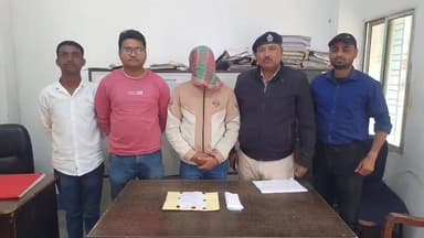 ইটাহার: ১০০ গ্রাম ব্রাউন সুগার কালিয়াচক থেকে কিনে বিক্রি করতে এসে ইটাহারের চাঁভোট মোড় থেকে গ্রেপ্তার গাজোলের এক মাদক কারবারি