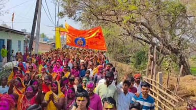 असरगंज: असरगंज के बेरांय गांव में निकली कलश शोभा यात्रा, भगवान भोलेनाथ, श्रीराम-सीता और जामवंत की सजी झांकी