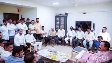 खालापूर: खालापूर येथे राष्ट्रवादी काँग्रेस पक्षाच्या प्रमुख पदाधिकाऱ्यांची बैठक