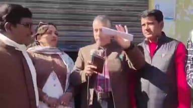 चच्योट: चच्योट वासियों ने वर्षों पुराने पोस्ट ऑफिस स्थानांतरण के विरोध में किया चक्का जाम, एसडीएम देवी राम के आश्वासन पर खुला जाम