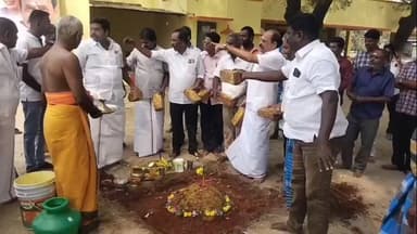 கயத்தாறு: தெற்கு இலந்தைகுளம் கிராமத்தில் கலையரங்கம் கட்டுவதற்கான அடிக்கல் நாட்டு விழா எம்எல்ஏ துவக்கி வைத்தார்