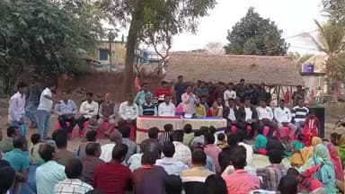 লাভপুর: বিজেপি ভোট চাইতে এলে ঝাঁটা পেটার নিদান! লাঙ্গলহাটার সভা থেকে বললেন ঠিবা অঞ্চলের তৃণমূল নেতা