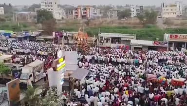 ಮುಧೋಳ: ಪಟ್ಟಣದಲ್ಲಿ ಶ್ರದ್ದಾಭಕ್ತಿಗಳಿಂದ ಜರುಗಿದ ಲೋಕೇಶ್ವರ ಸ್ವಾಮಿಯ ರಥೋತ್ಸವ