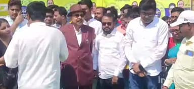 ডোমজুড়: সাংসদ অভিষেক বন্দ্যোপাধ্যায়ের ডায়মন্ড হারবার মডেলের অনুকরণে হাওড়ার ডোমজুড়ে আজ থেকে শুরু হয়েছে দু দিনের 'সেবাশ্রয় শিবির'।